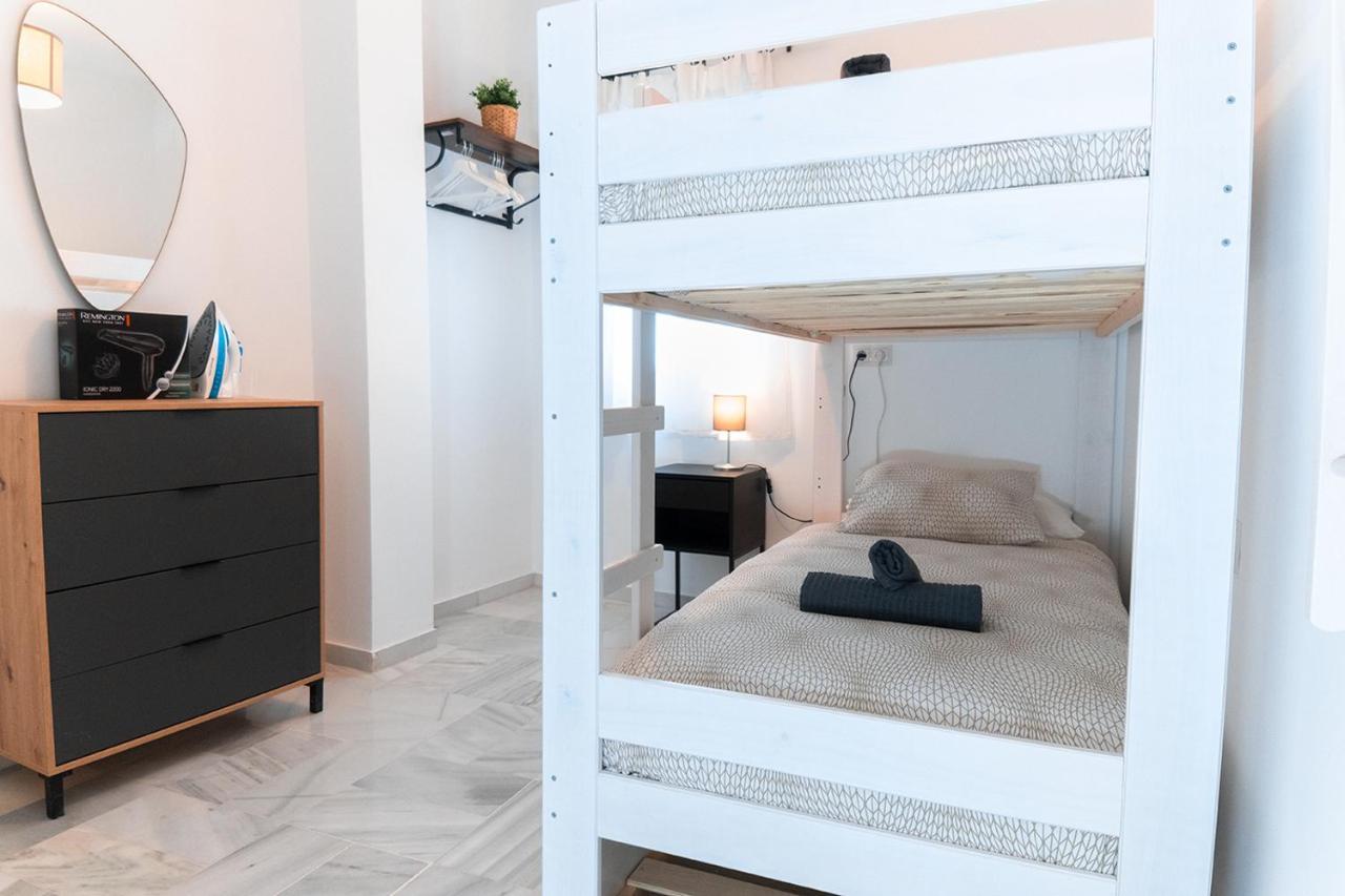 Downtown Apartment With Private Terrace & Jacuzzi Seville Exterior photo