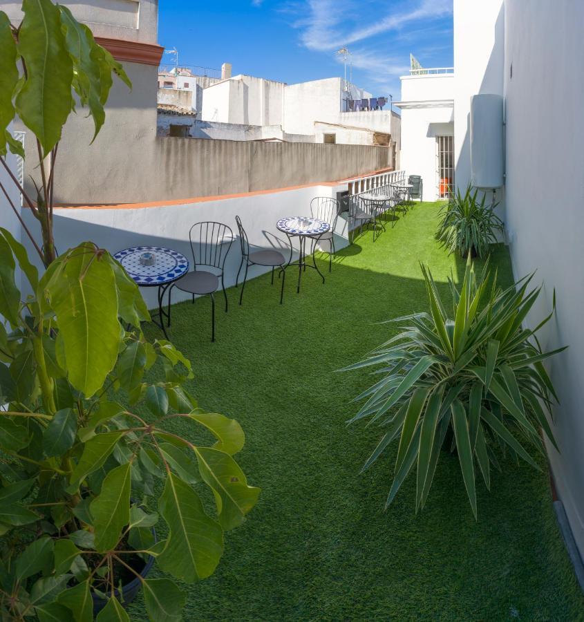 Downtown Apartment With Private Terrace & Jacuzzi Seville Exterior photo